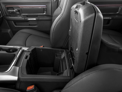 2017 RAM 1500 Laramie 4x4 Crew Cab 5'7 Box