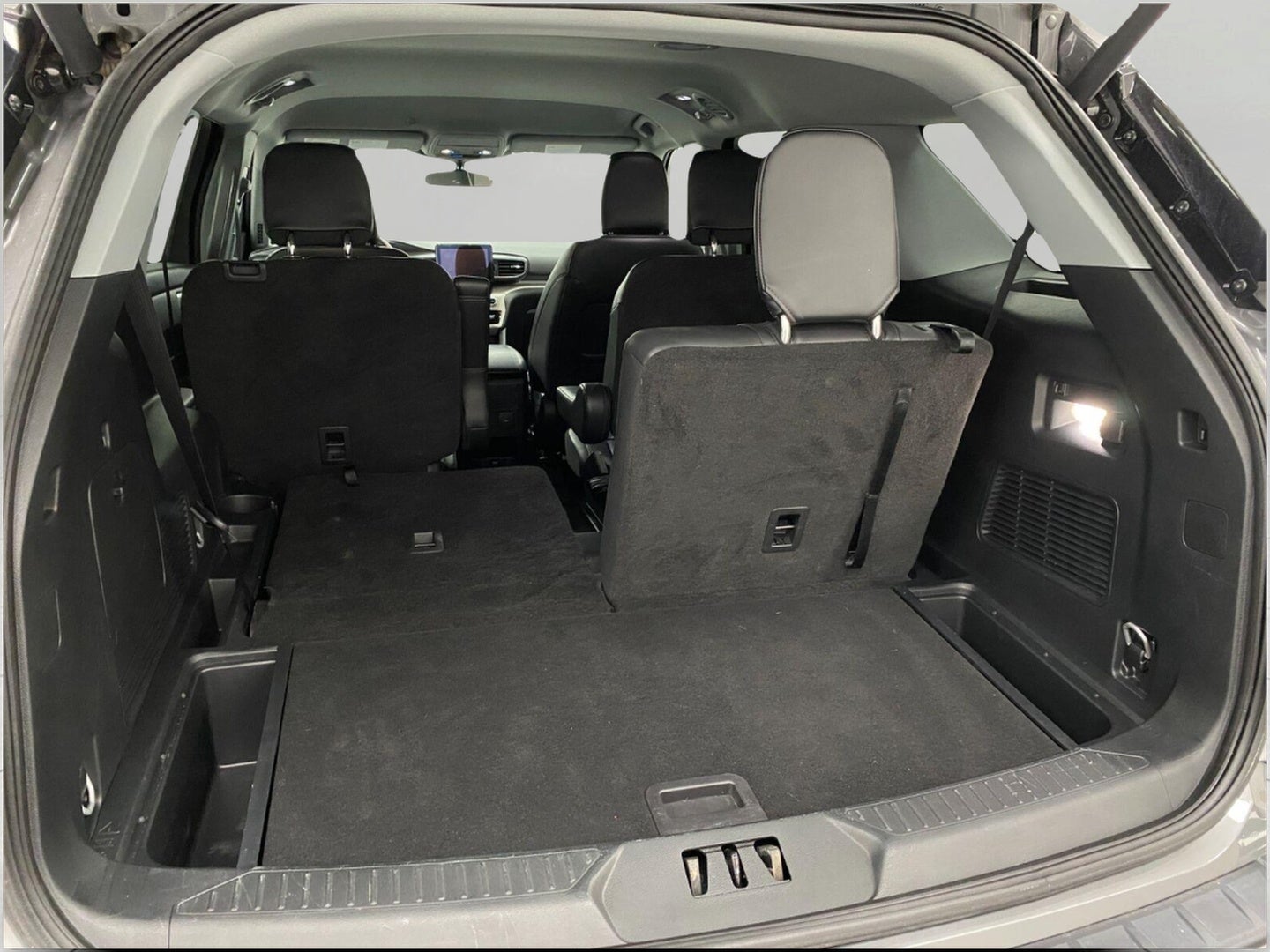 2023 Ford Explorer XLT 4WD