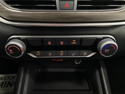 2025 Nissan Altima SV FWD