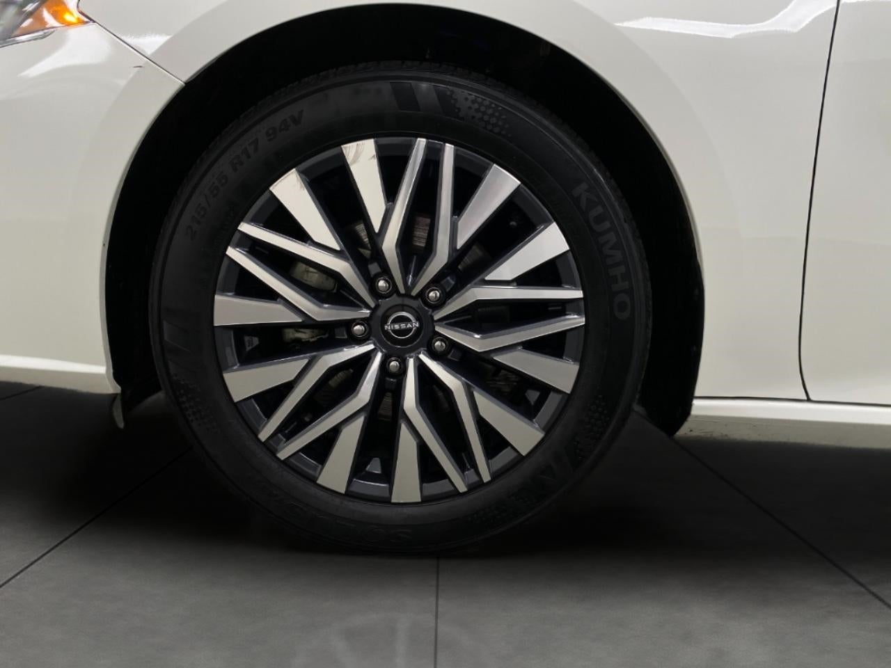 2025 Nissan Altima SV FWD