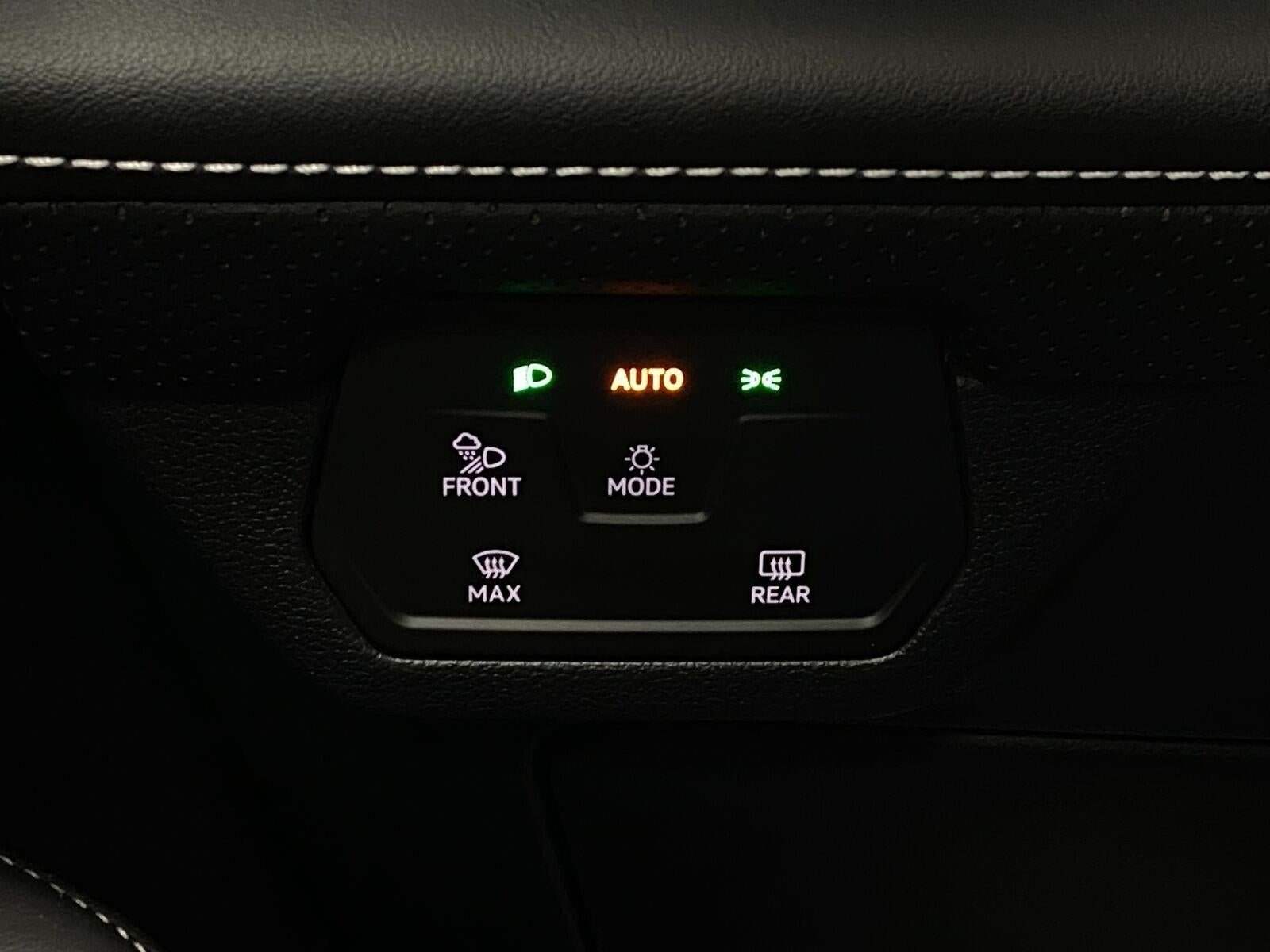 2024 Volkswagen Atlas Cross Sport 2.0T SE w/Technology 4MOTION
