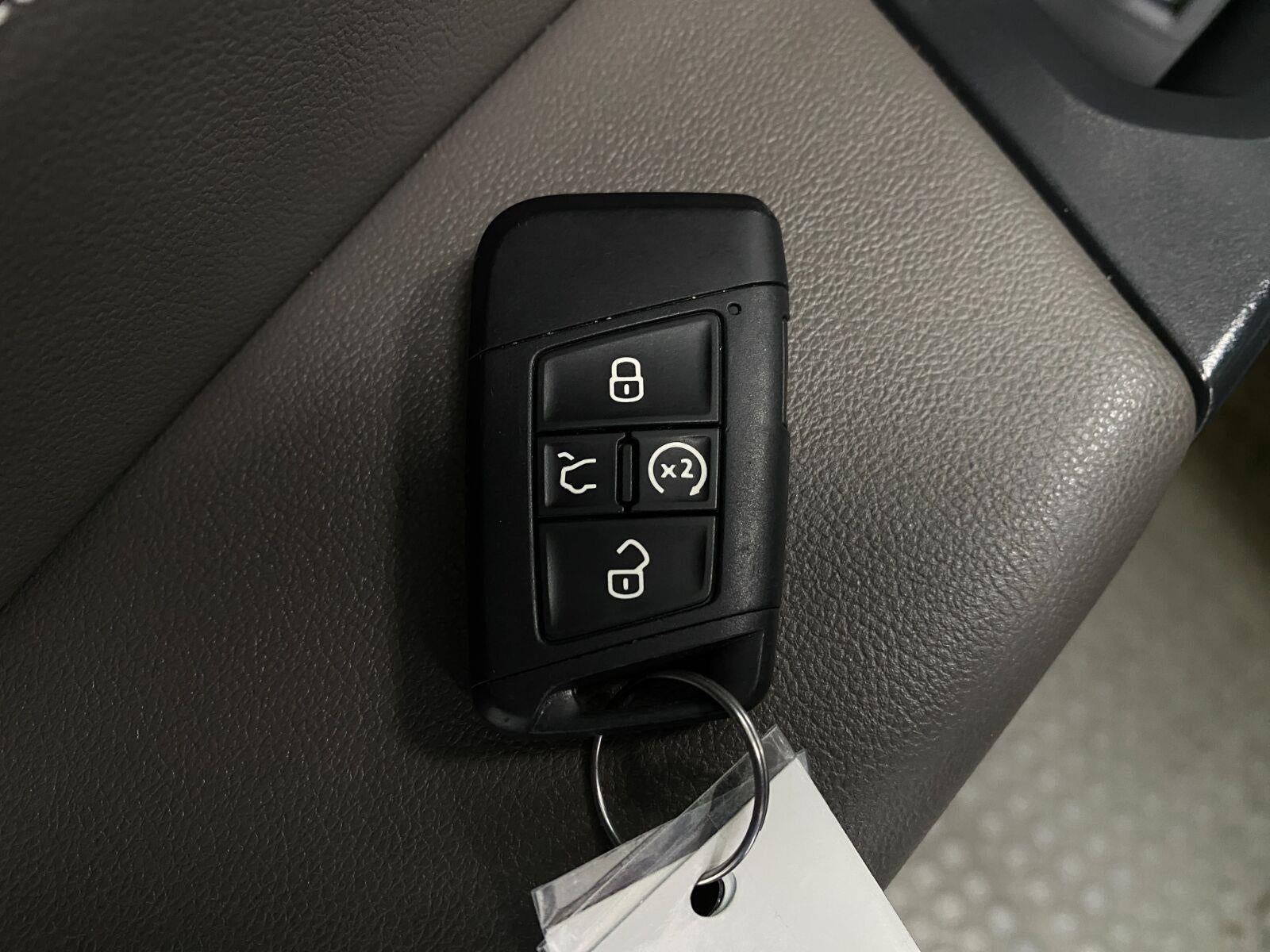 2021 Volkswagen Atlas Cross Sport 3.6L V6 SE w/Technology R-Line 4MOTION