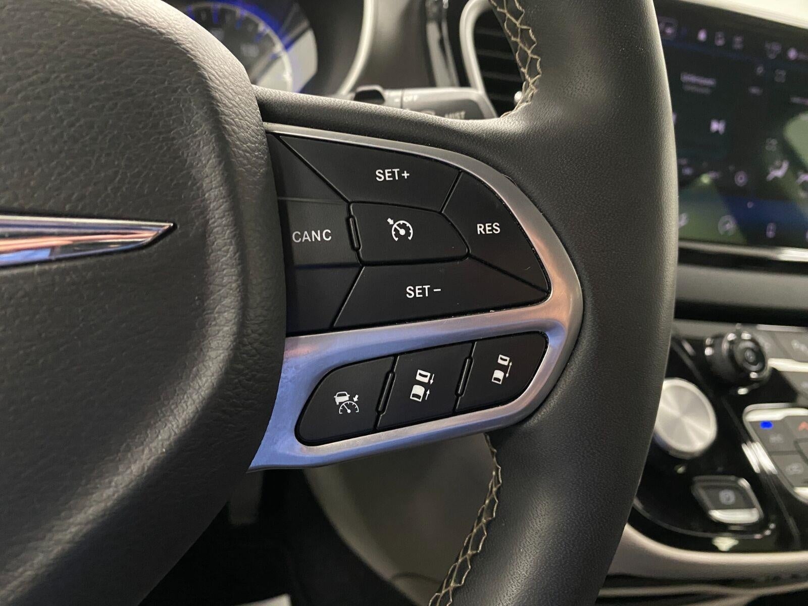 2024 Chrysler Pacifica Touring L FWD
