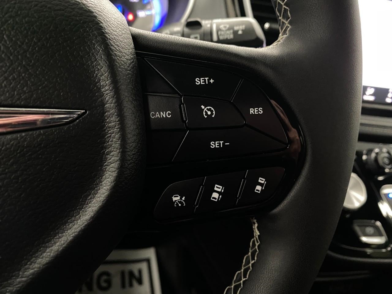 2025 Chrysler Pacifica Limited FWD