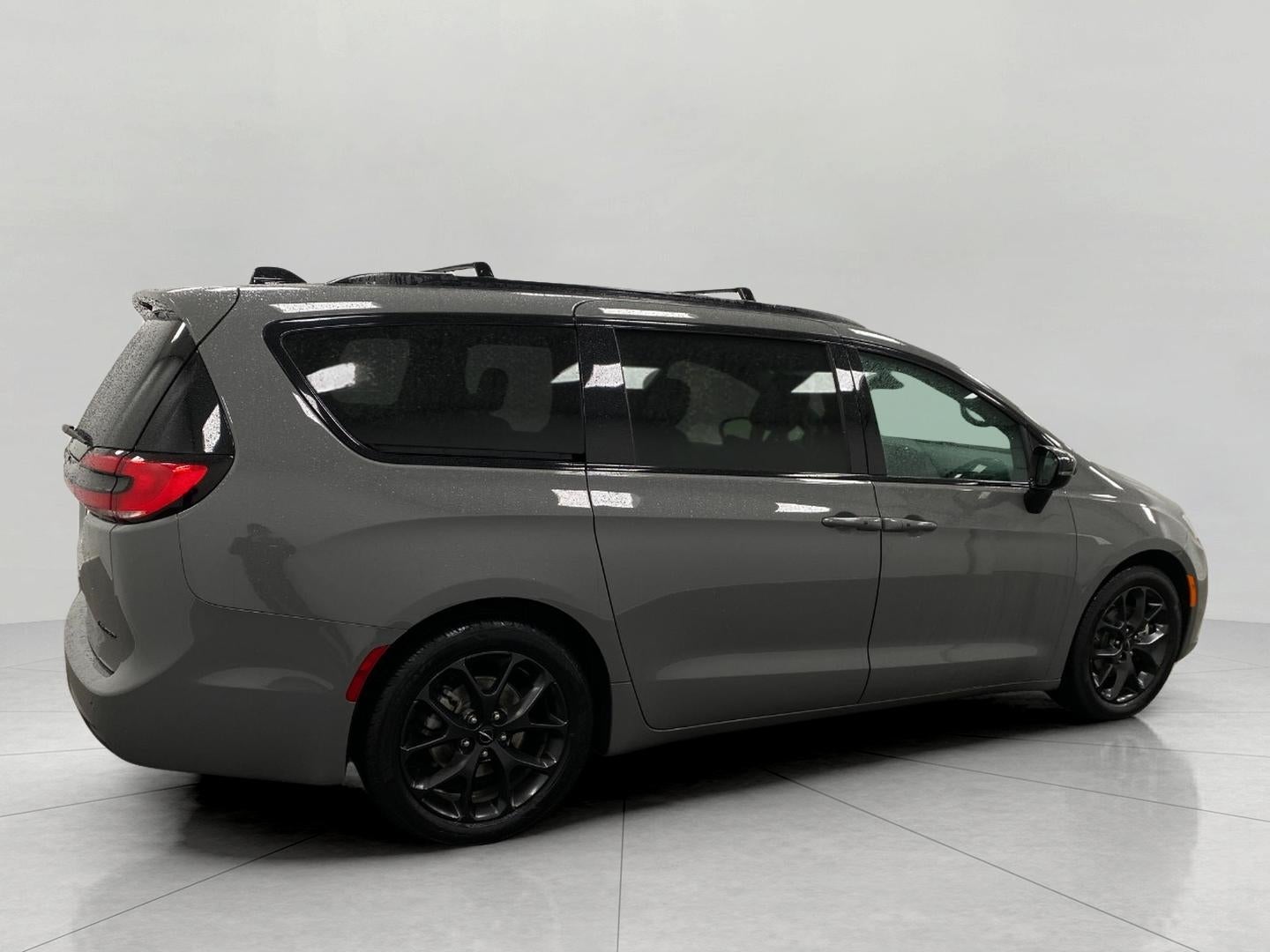 2025 Chrysler Pacifica Limited FWD