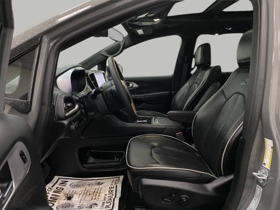 2025 Chrysler Pacifica Limited FWD