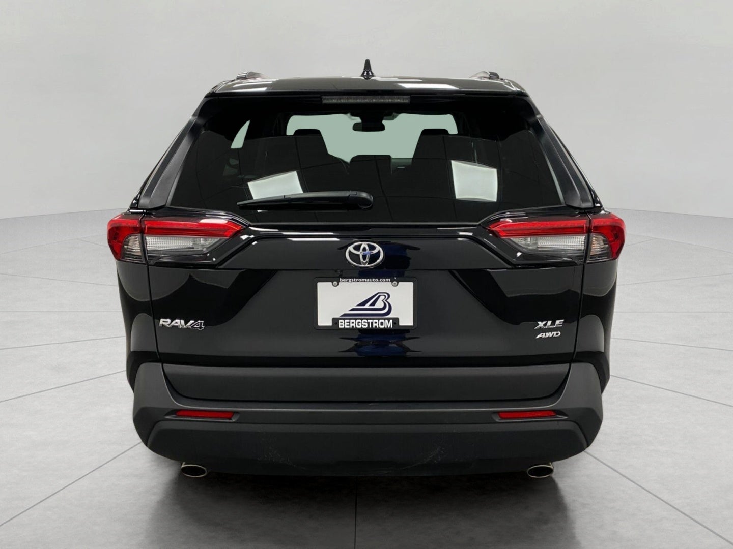2025 Toyota RAV4 XLE AWD