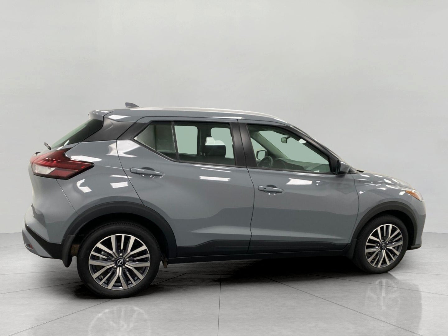 2024 Nissan Kicks SV FWD