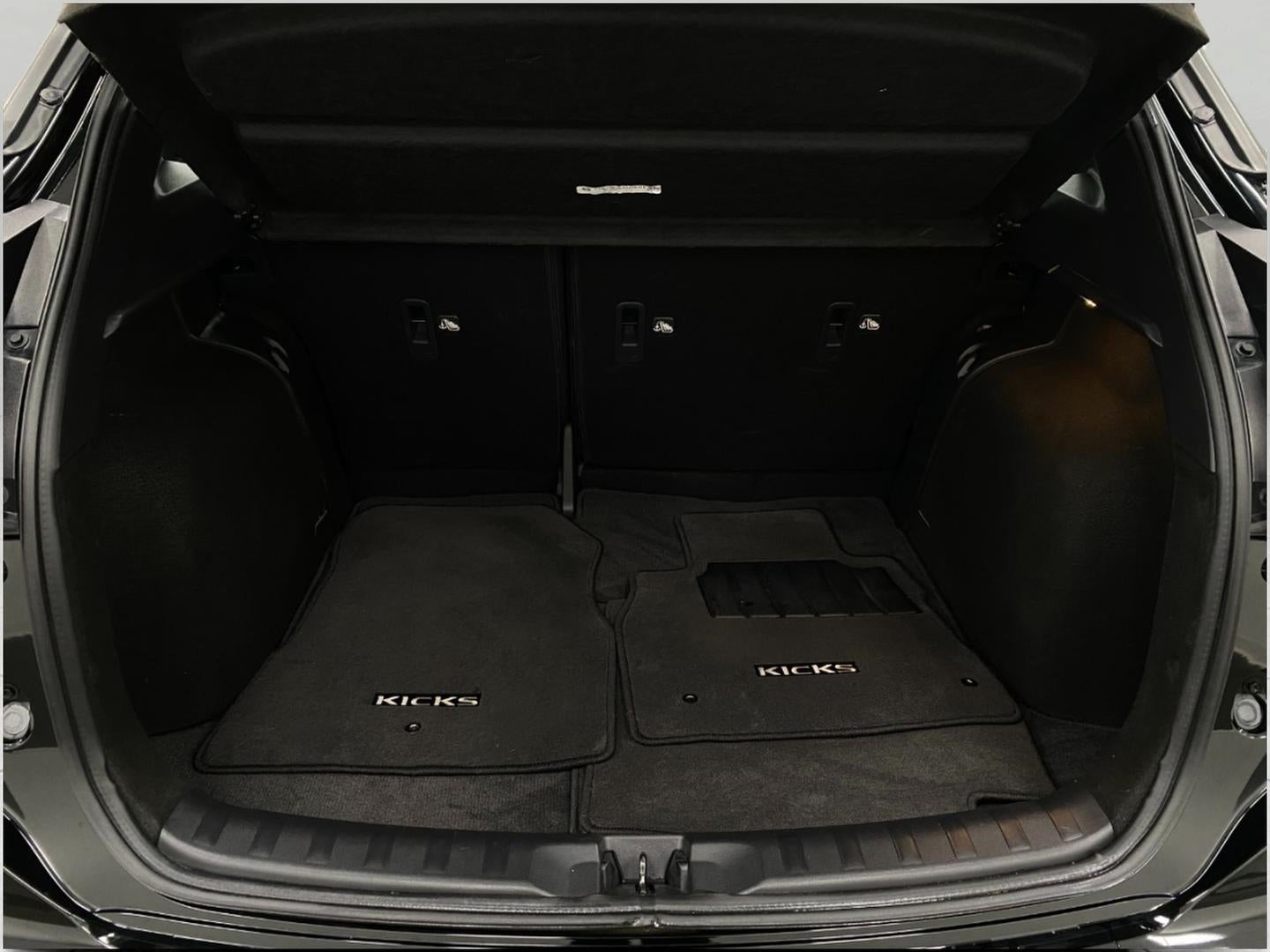 2024 Nissan Kicks SR FWD