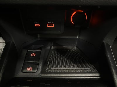 2023 Nissan Kicks SR FWD