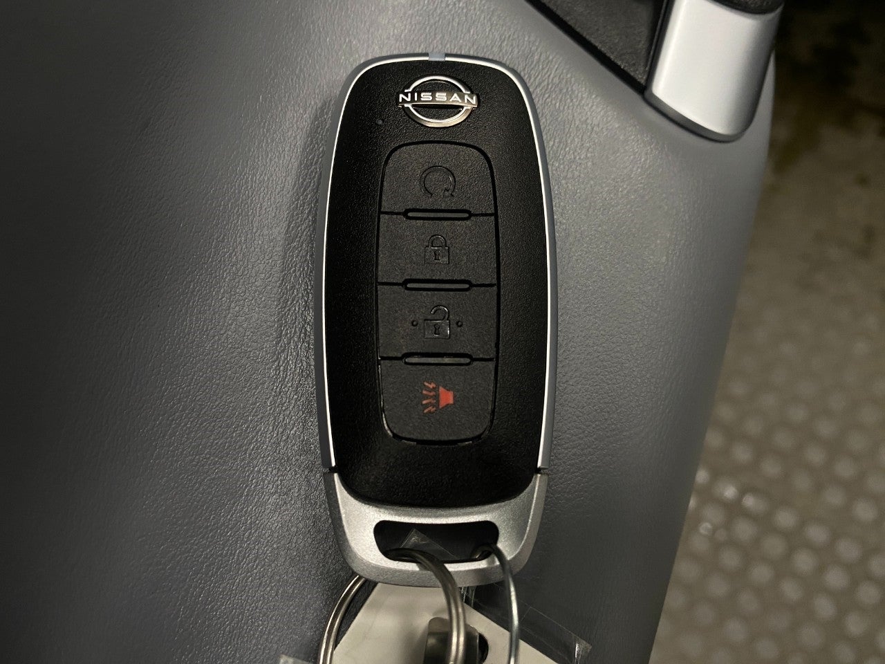 2023 Nissan Kicks SR FWD