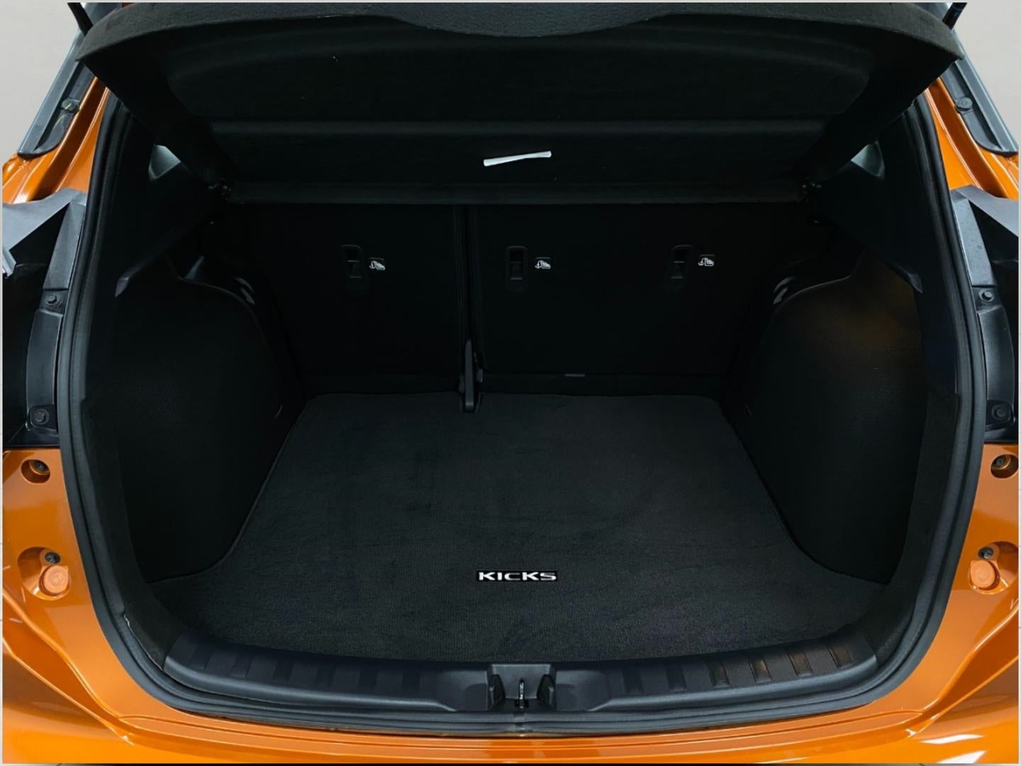 2024 Nissan Kicks SR FWD