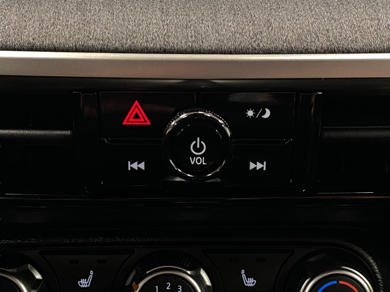 2025 Nissan Kicks SV AWD