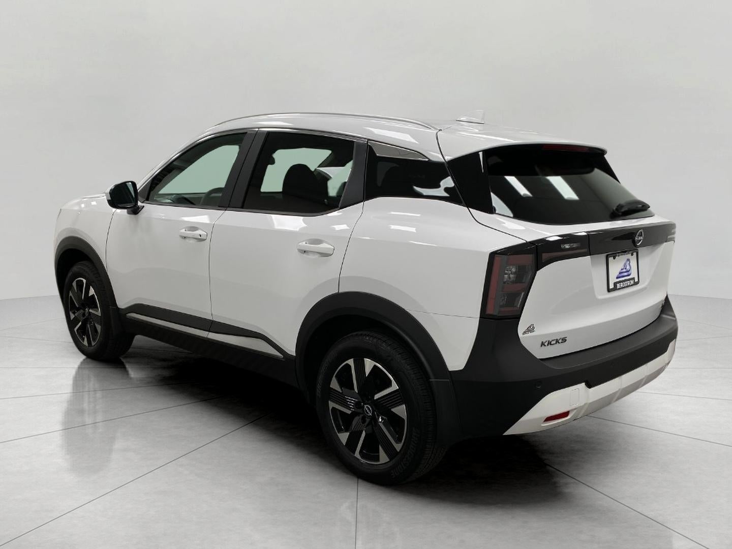 2025 Nissan Kicks SV AWD