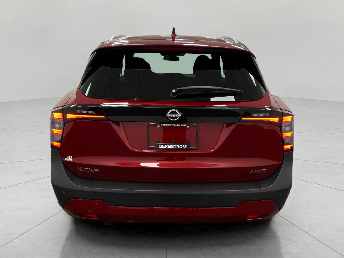 2025 Nissan Kicks SV AWD