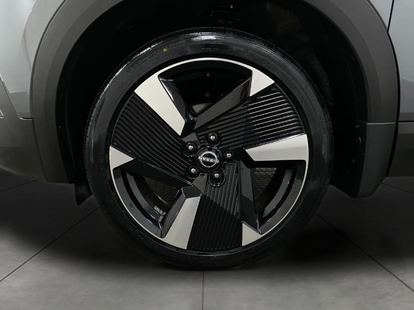 2025 Nissan Kicks SR AWD