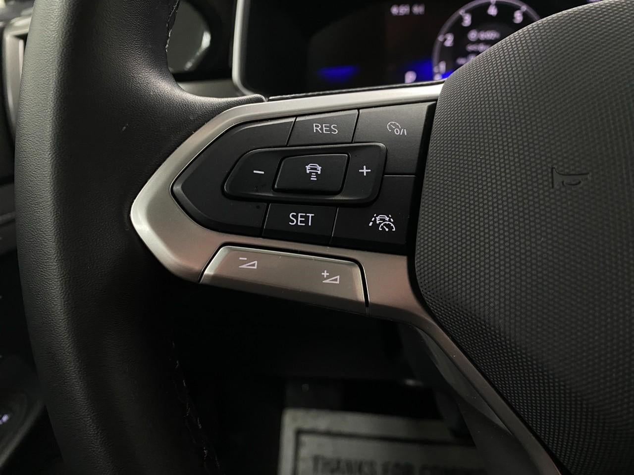 2025 Volkswagen Taos SE Black 4MOTION