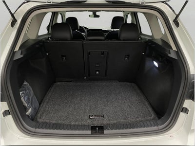 2025 Volkswagen Taos SE Black 4MOTION