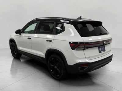 2025 Volkswagen Taos SE Black 4MOTION