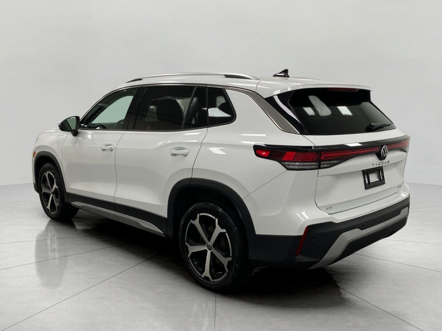 2026 Volkswagen Tiguan SE 4MOTION