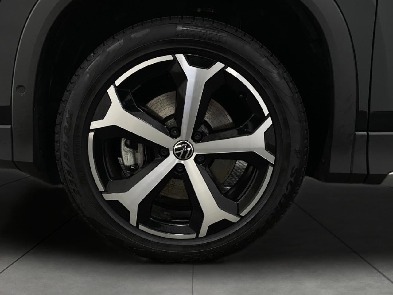 2025 Volkswagen Tiguan 2.0T SE 4MOTION
