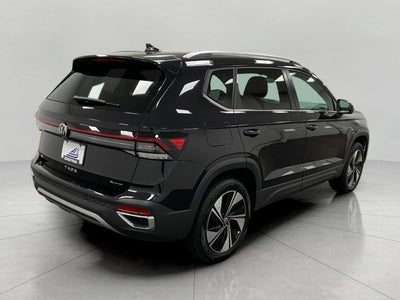 2025 Volkswagen Taos SE 4MOTION