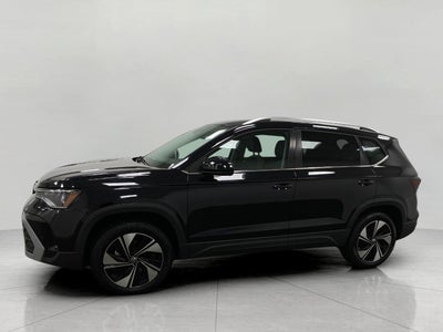 2025 Volkswagen Taos SE 4MOTION