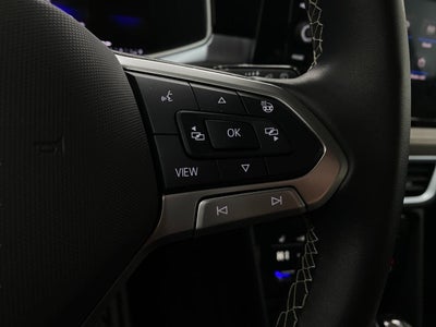 2025 Volkswagen Taos SE 4MOTION
