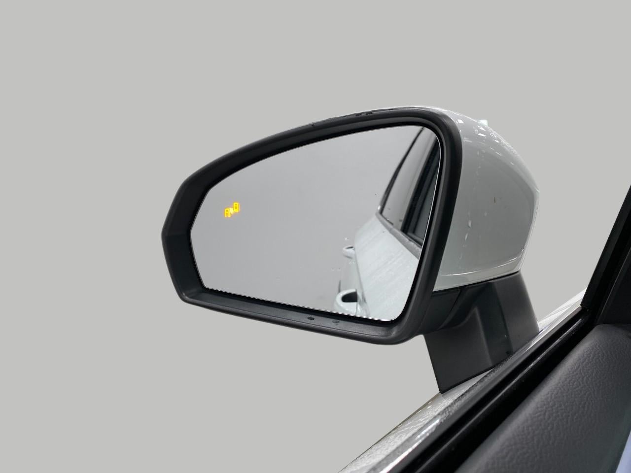 2025 Volkswagen Taos SE 4MOTION