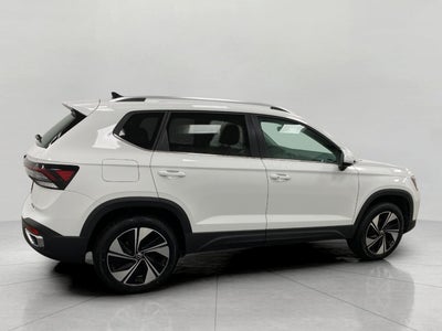 2025 Volkswagen Taos SE 4MOTION