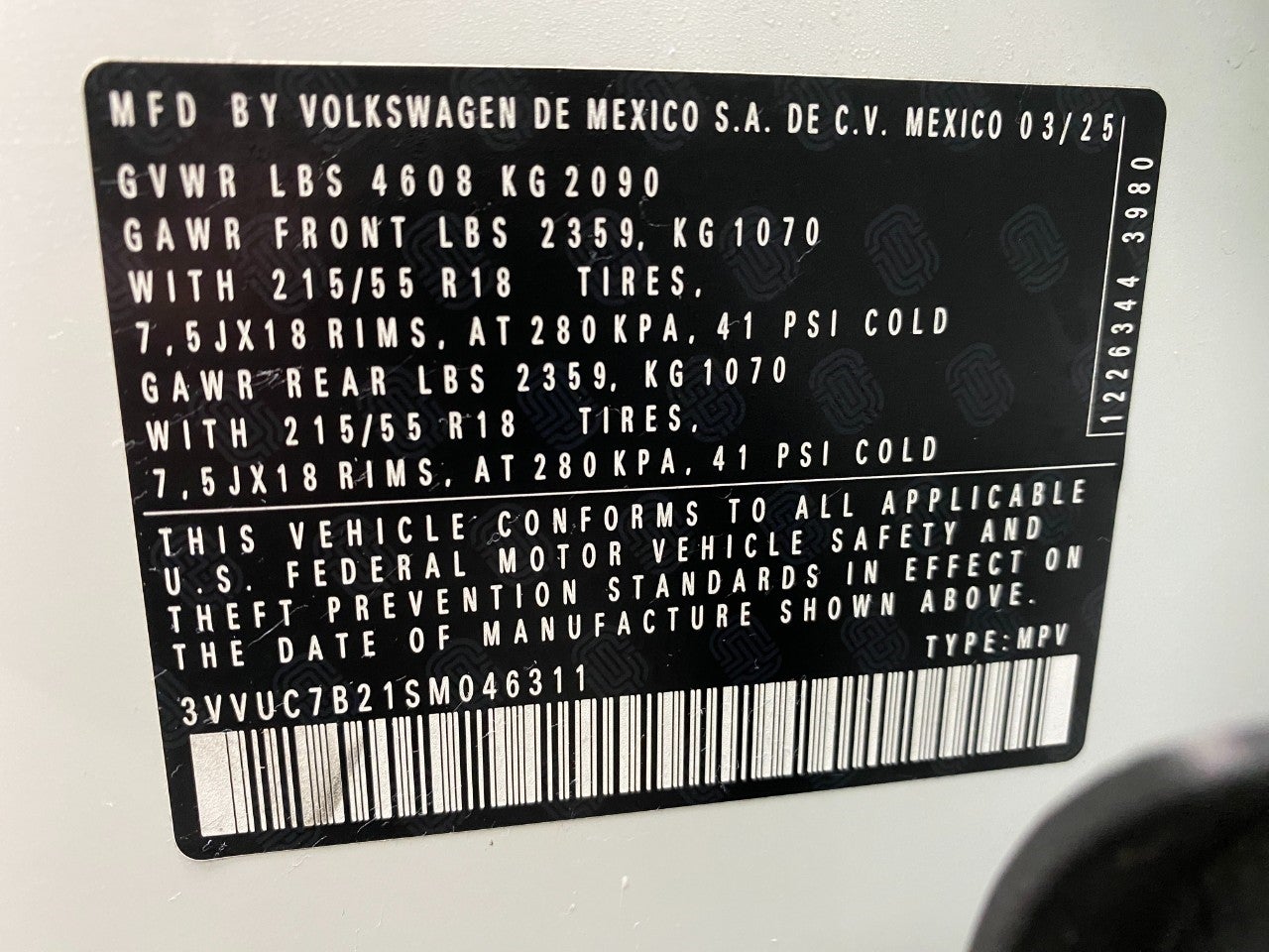 2025 Volkswagen Taos SE 4MOTION
