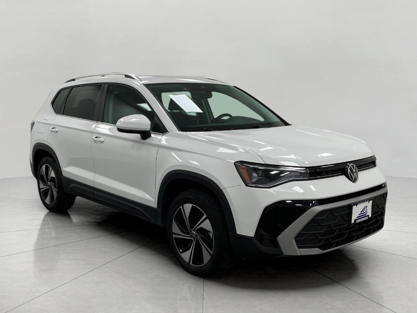 2025 Volkswagen Taos SE 4MOTION