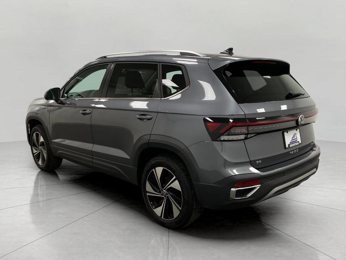 2025 Volkswagen Taos SE 4MOTION