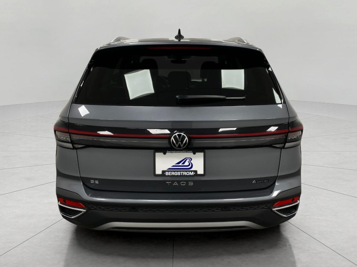 2025 Volkswagen Taos SE 4MOTION