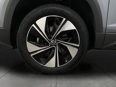 2025 Volkswagen Taos SE 4MOTION