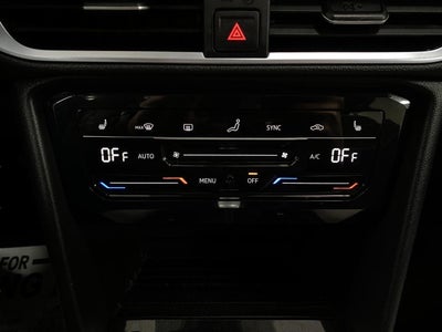 2025 Volkswagen Taos SE 4MOTION