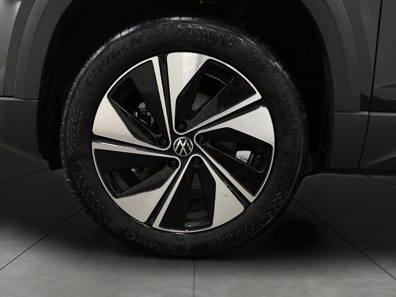 2025 Volkswagen Taos SE 4MOTION