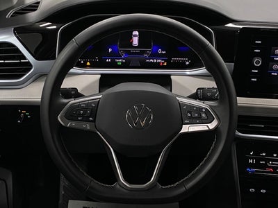 2025 Volkswagen Taos SE 4MOTION