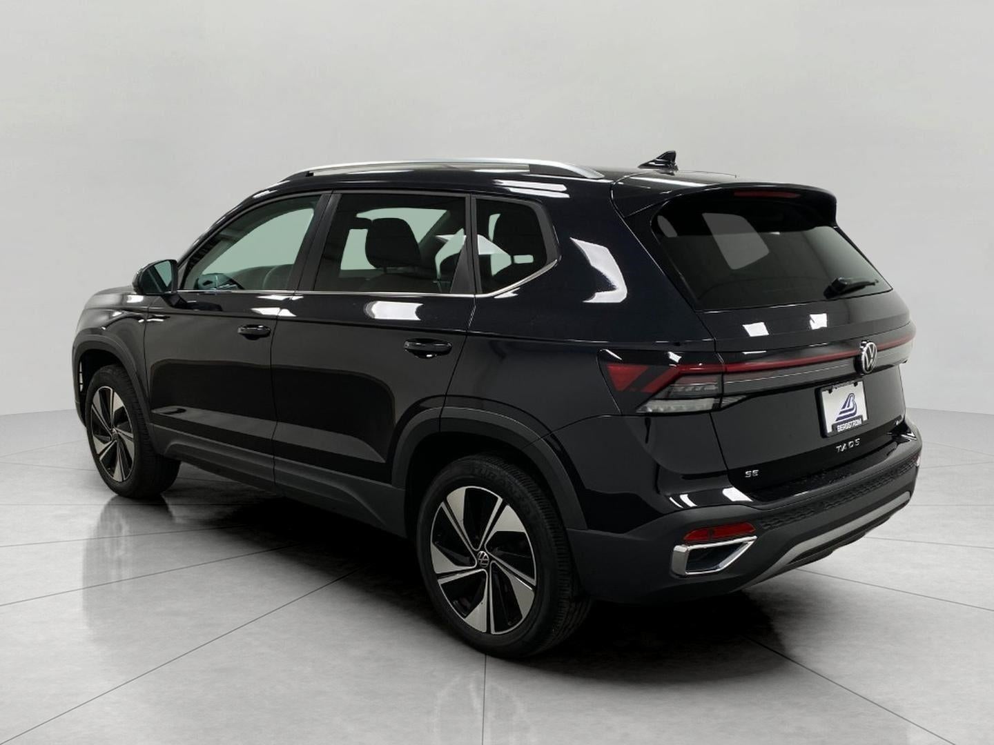 2025 Volkswagen Taos SE 4MOTION