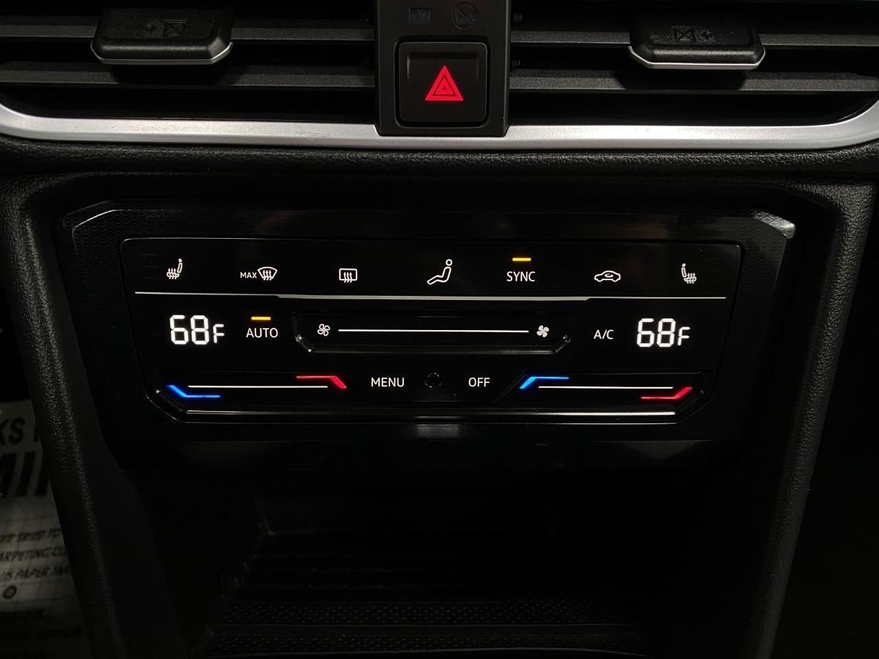 2025 Volkswagen Taos SE 4MOTION