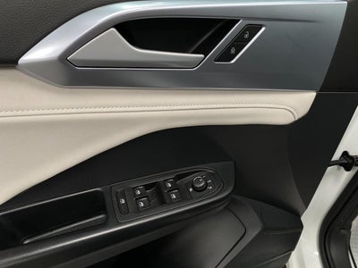 2025 Volkswagen Taos SE 4MOTION