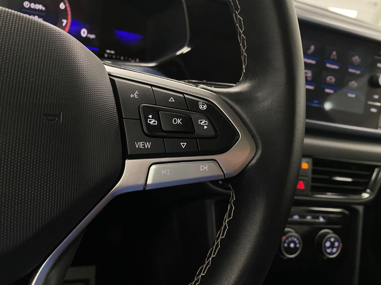 2023 Volkswagen Taos SE 4MOTION