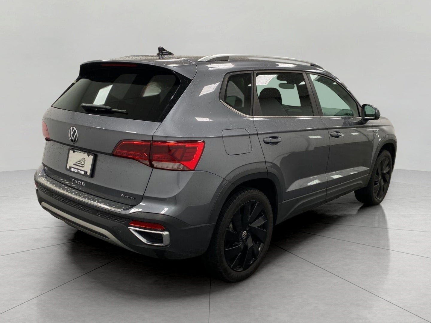 2023 Volkswagen Taos SE 4MOTION