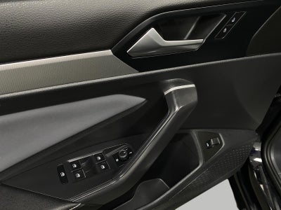 2025 Volkswagen Jetta SE Auto