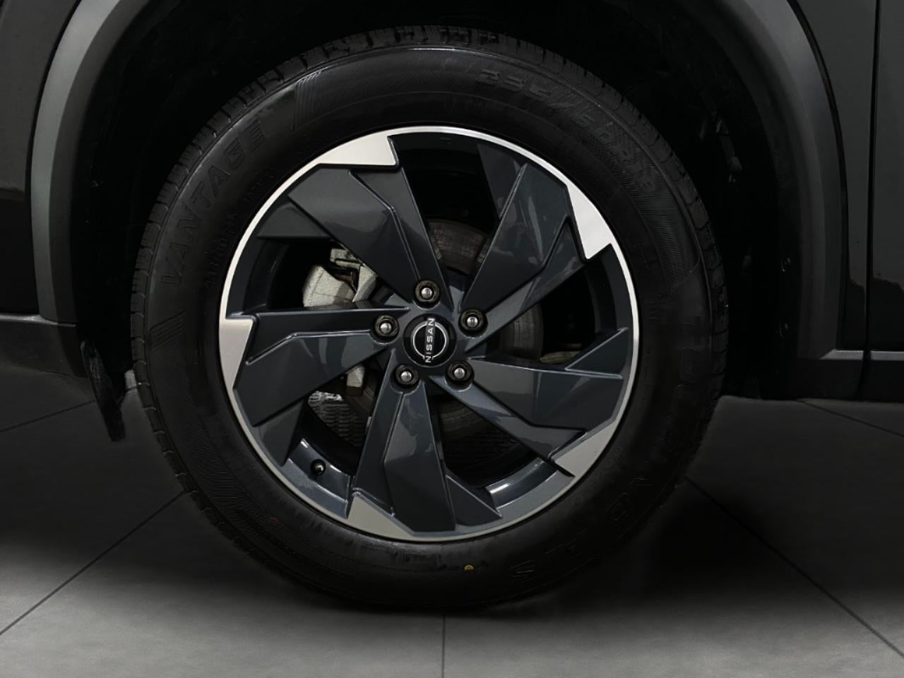 2025 Nissan Rogue AWD SV