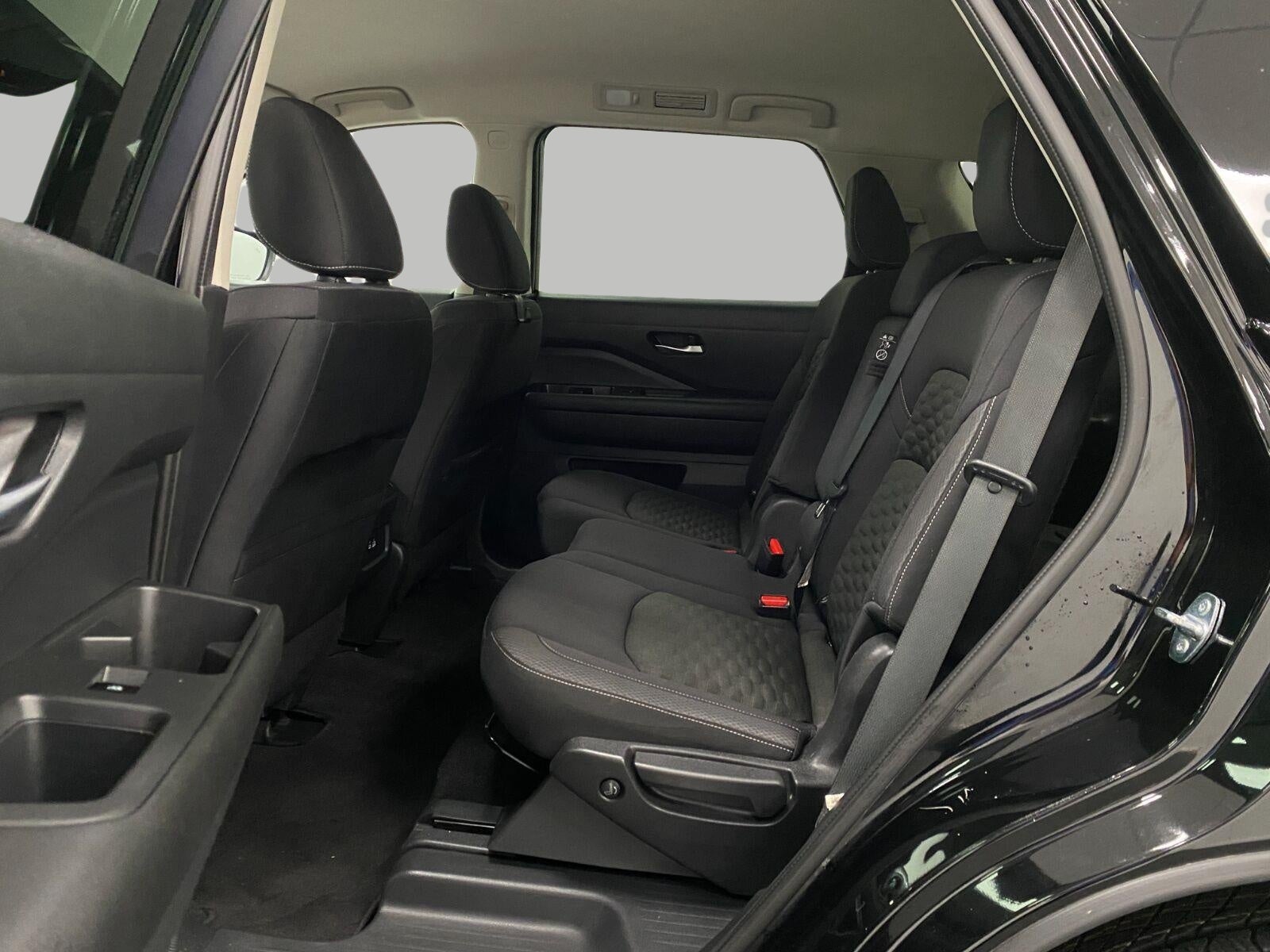 2022 Nissan Pathfinder S 4WD