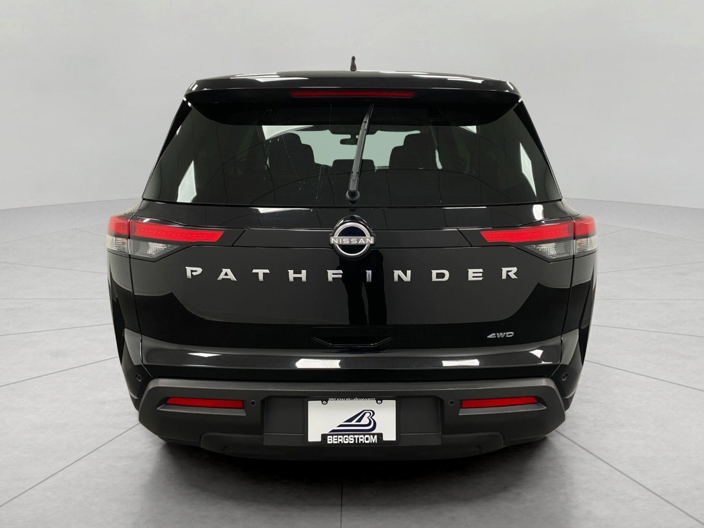 2022 Nissan Pathfinder S 4WD
