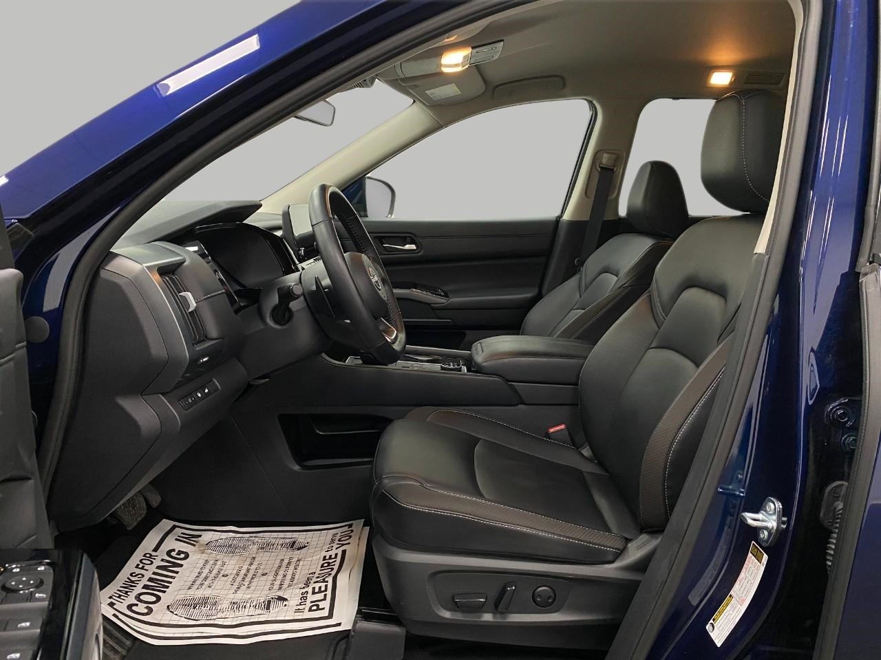 2025 Nissan Pathfinder SL 4WD