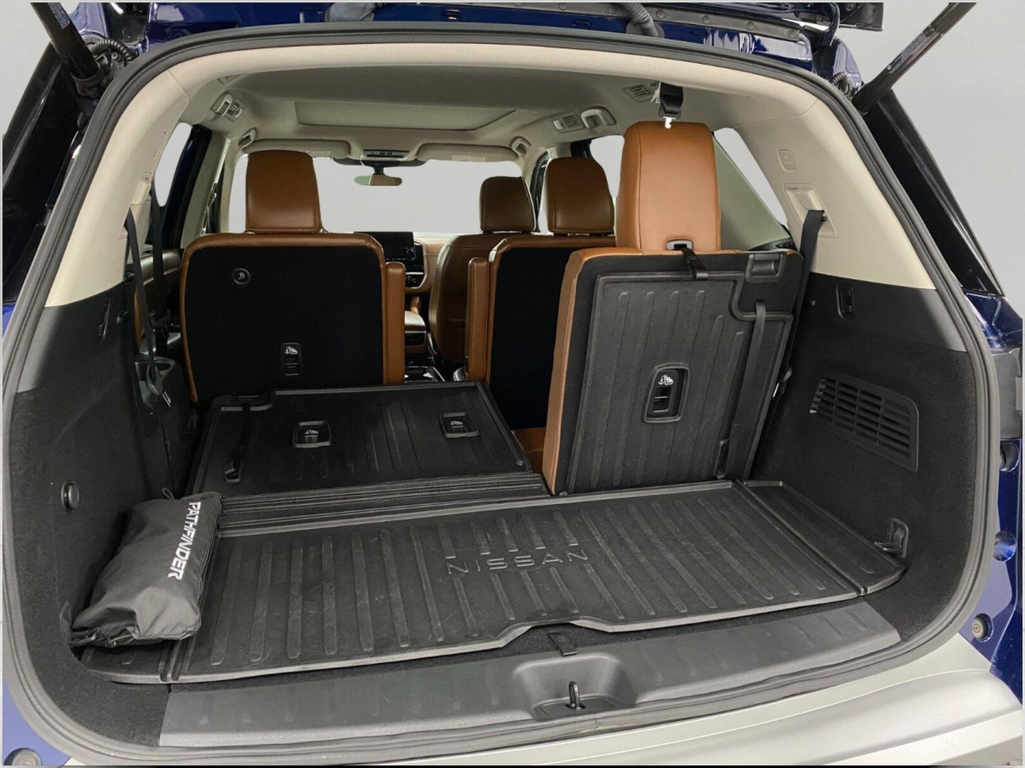 2024 Nissan Pathfinder Platinum 4WD