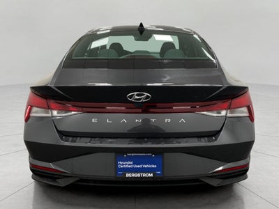 2023 Hyundai Elantra SE IVT
